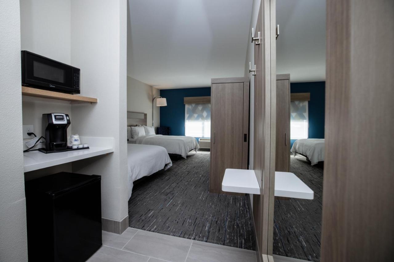 Holiday Inn Express & Suites Tampa Stadium - Airport Area By Ihg Buitenkant foto