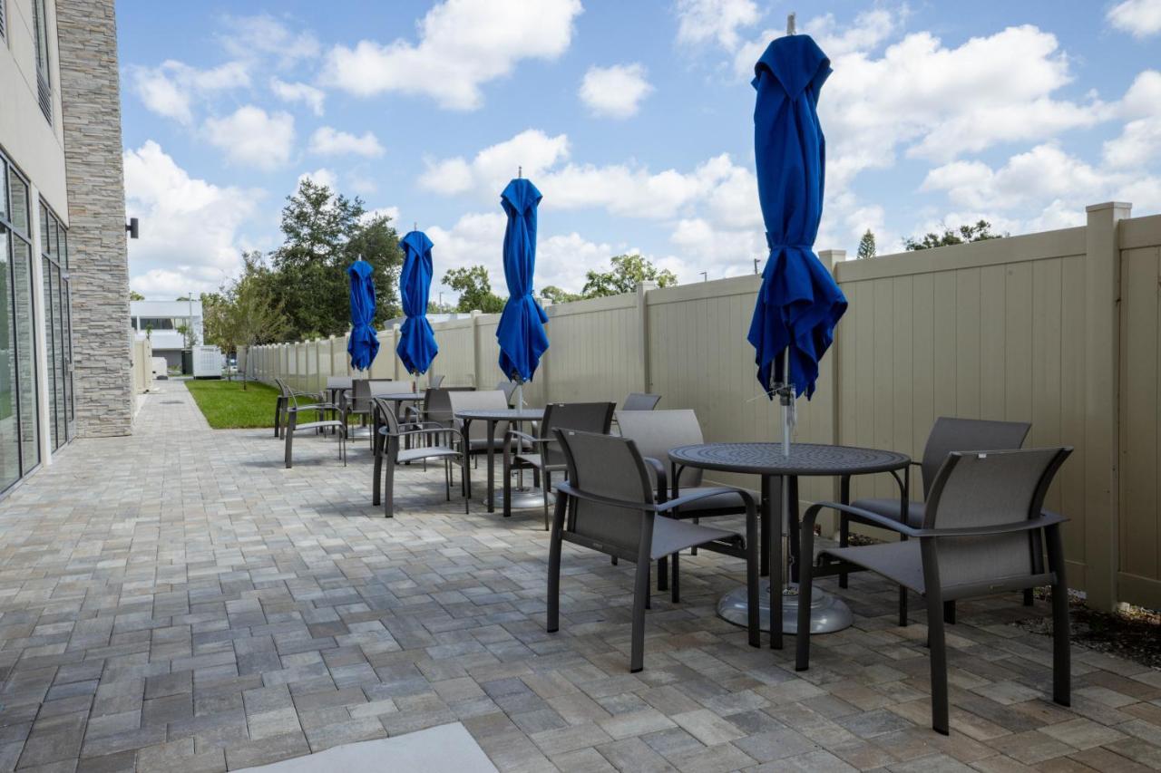 Holiday Inn Express & Suites Tampa Stadium - Airport Area By Ihg Buitenkant foto