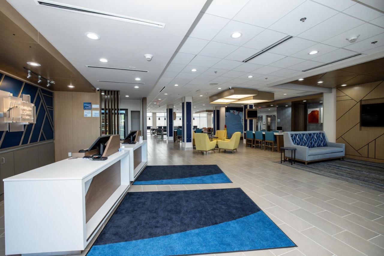 Holiday Inn Express & Suites Tampa Stadium - Airport Area By Ihg Buitenkant foto