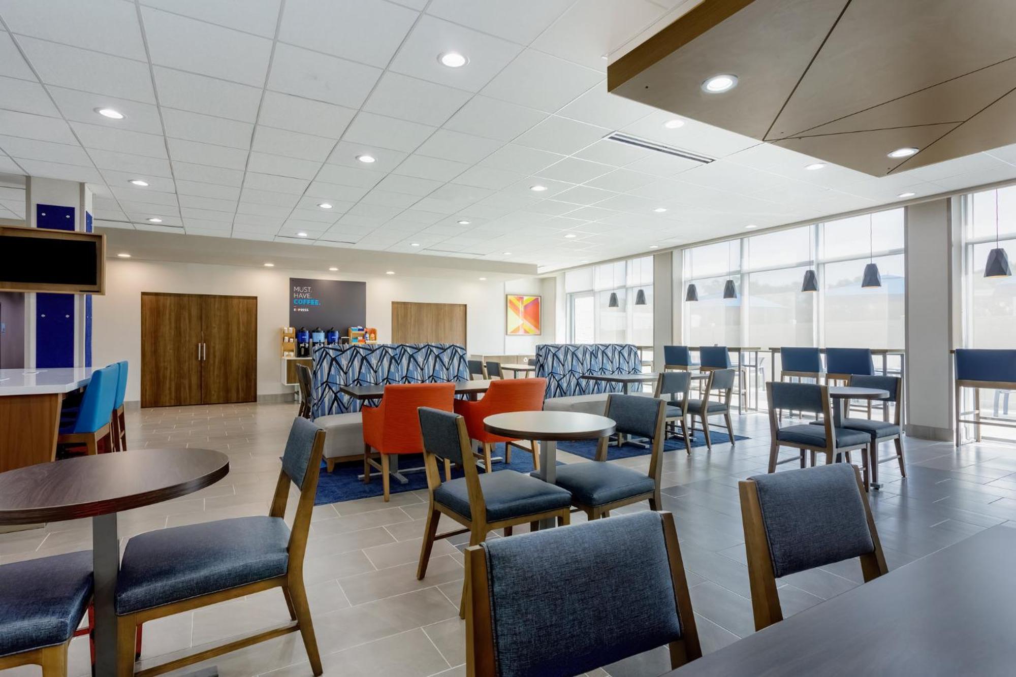 Holiday Inn Express & Suites Tampa Stadium - Airport Area By Ihg Buitenkant foto