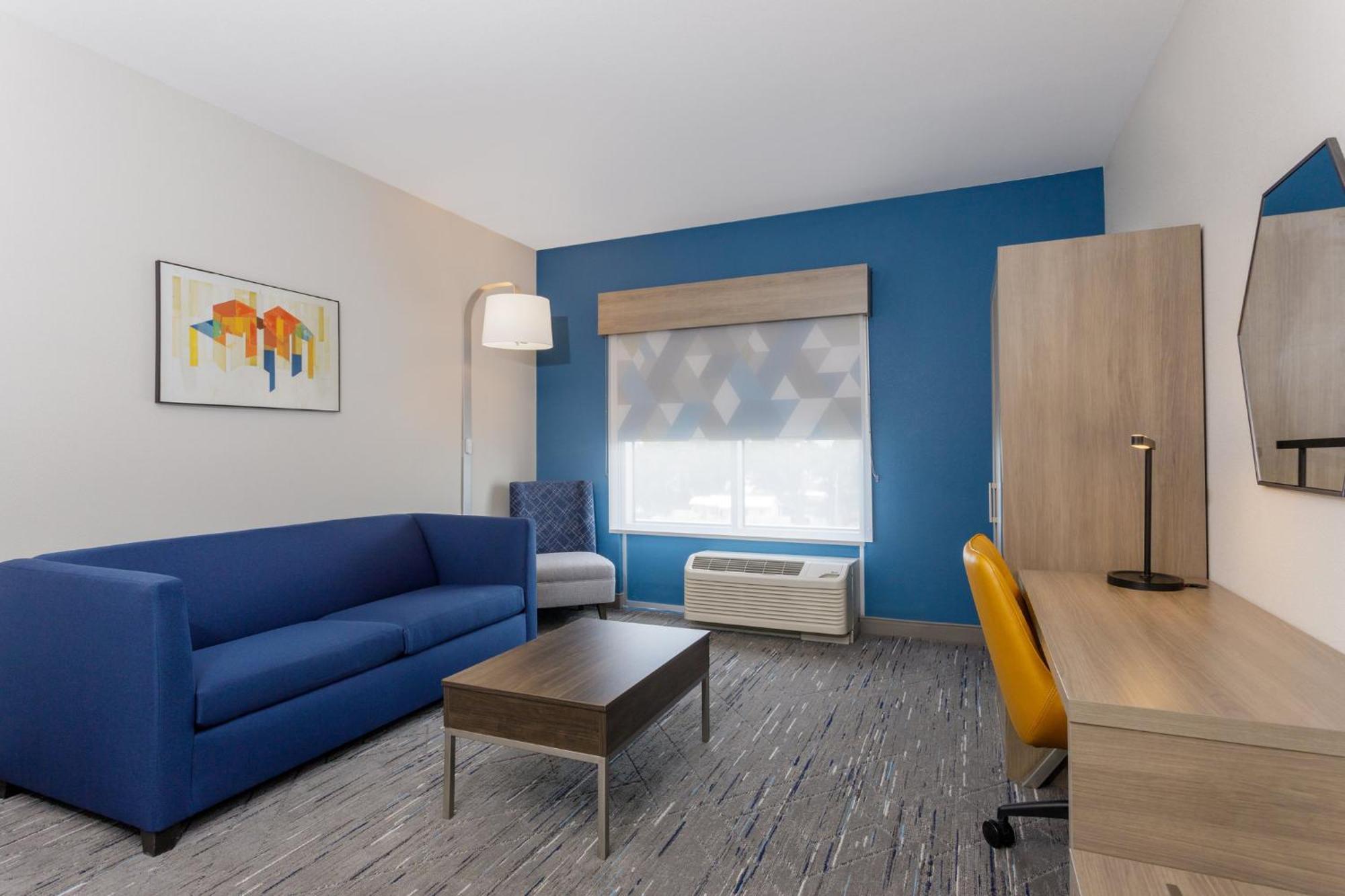 Holiday Inn Express & Suites Tampa Stadium - Airport Area By Ihg Buitenkant foto
