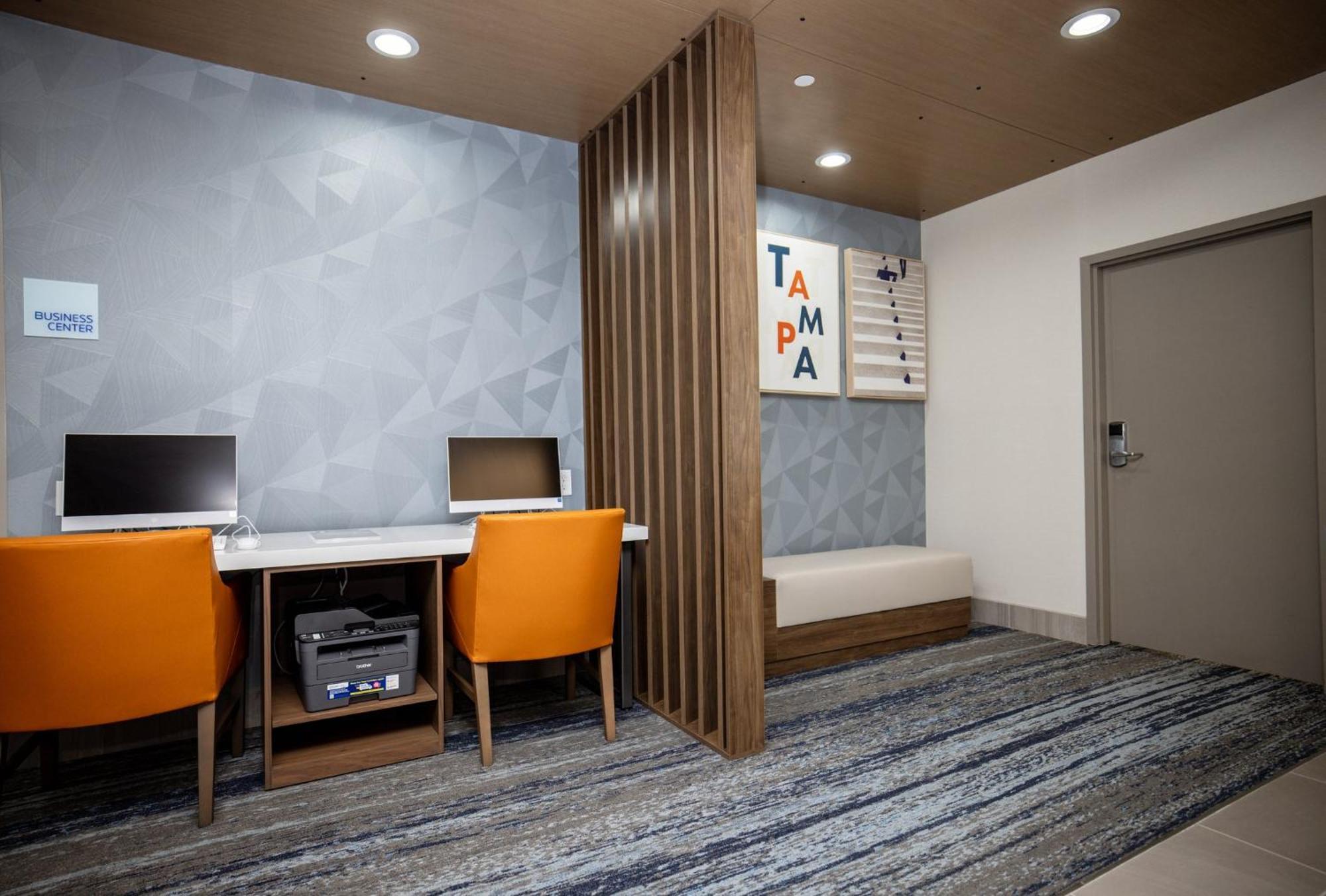 Holiday Inn Express & Suites Tampa Stadium - Airport Area By Ihg Buitenkant foto